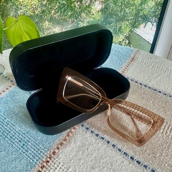 DonEva Eyeglass Frames – VFP0236-01 Cat Eye Style in Transparent Amber with Case - Picture 11 of 12